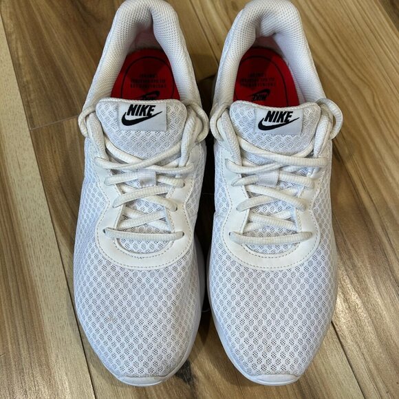 Nike Roshe Sneakers - Picture 2 of 6